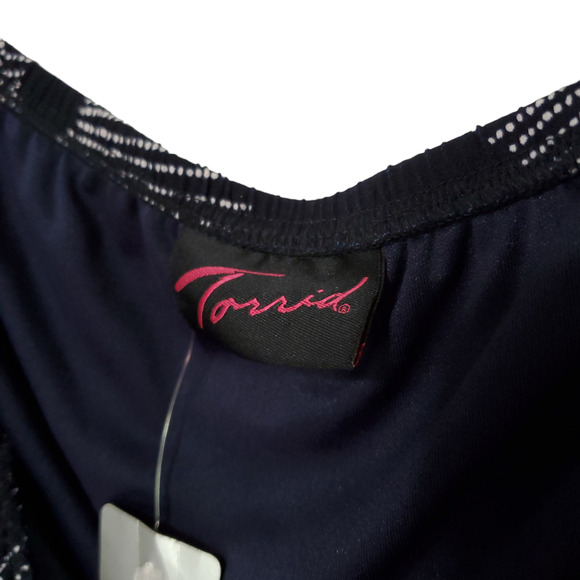 Torrid Navy Blue White Print Halter Dress Stretchy Fit Flare 18 - Picture 4 of 12